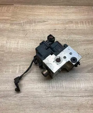 Audi A4 S4 B5 8D ABS Pump 0273004132 8E0614111 WithPlug