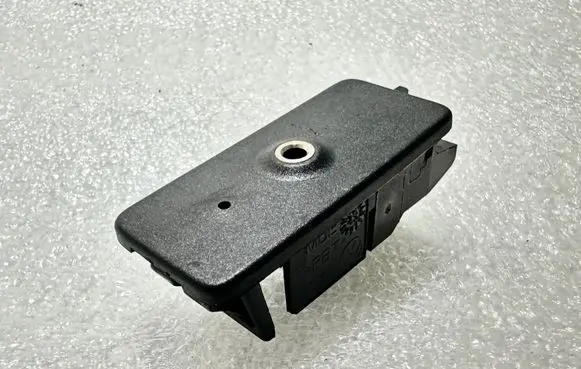 Volkswagen Touareg I AUX in-socket connector 1K0035724 G50114 VW1733