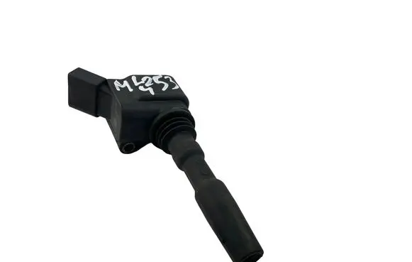 Volkswagen Golf VII High voltage ignition coil 04E905110E
