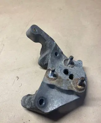 Volvo V40 Engine mounting bracket 30778783 P1120