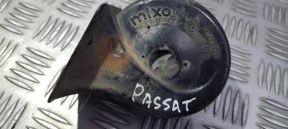 Volkswagen PASSAT B4 Horn signal E200884