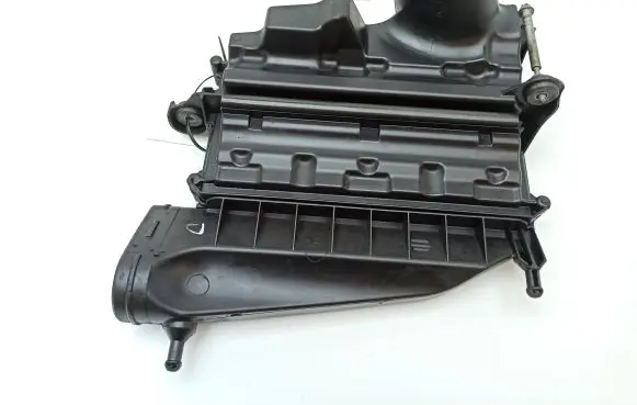 Mercedes-Benz R W251 Air filter box A6420940204 A6420902001 4602185904