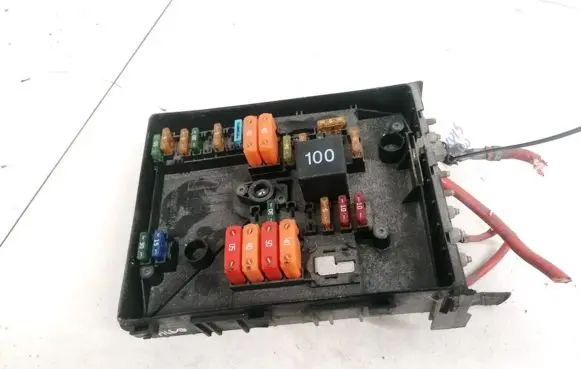 Volkswagen Touran I Fuse box set 1K0937800P 0523489929