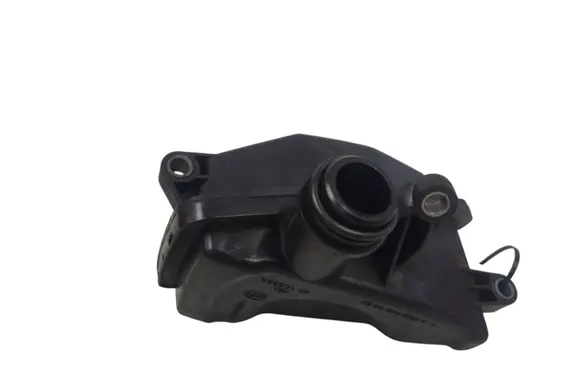 Mercedes-Benz CLS C218 X218 Intake resonator a6421400087