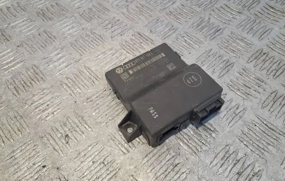 Audi A4 S4 B8 8K Gateway control module 8T0907468L