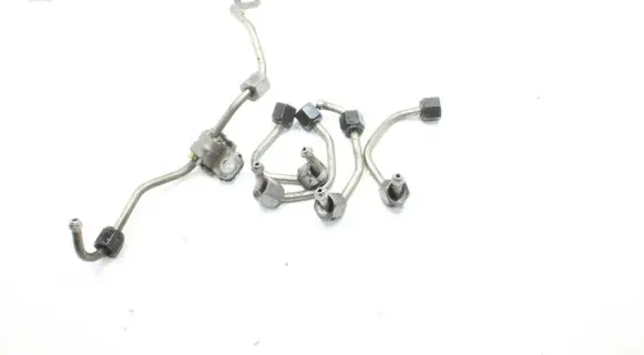 Land Rover Freelander 2 - LR2 Fuel injector supply line/pipe 