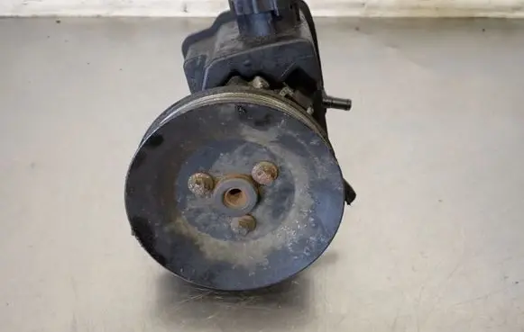 Mercedes-Benz Sprinter W901 W902 W903 W904 Power steering pump