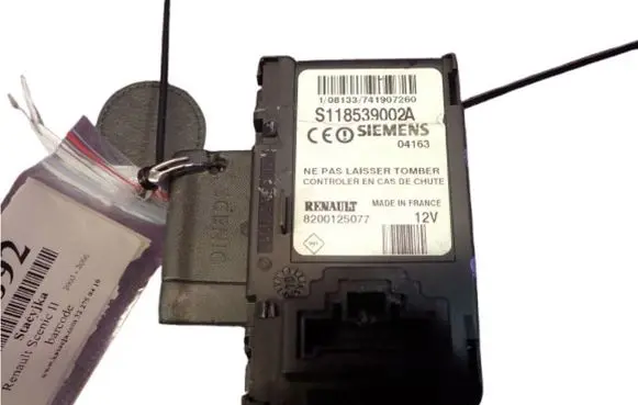 Renault Scenic II - Grand scenic II Ignition lock 8200125077