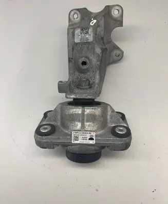 Land Rover Discovery 5 Engine mount bracket HPLA6A003AE 4518222G