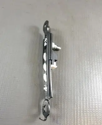 Toyota Avensis T270 Seat belt height adjuster E563003