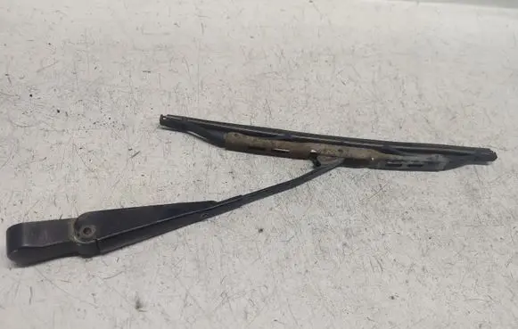 Honda CR-V Rear wiper blade arm