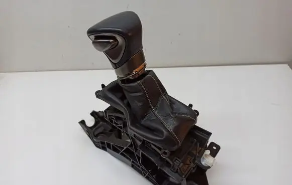 Lexus UX Gear selector 