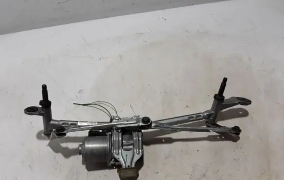 Front wiper linkage