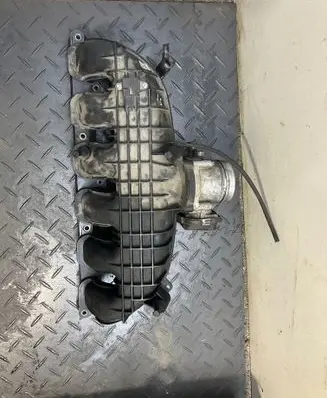 BMW 3 E92 E93 Intake manifold 7564678 51750610