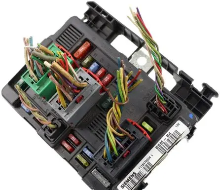 Peugeot 206 Fuse module 9650618380 T118470004L BSMB4