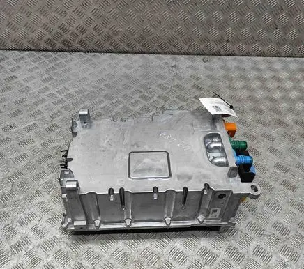 Voltage converter inverter