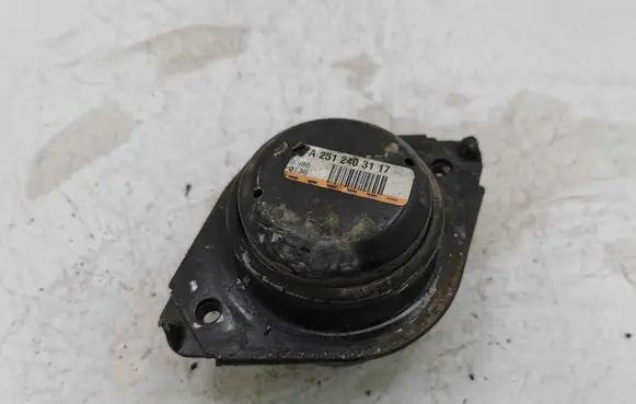 Mercedes-Benz ML W164 Engine mount bracket A2512403117