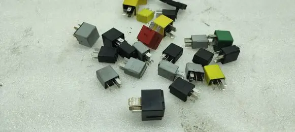 Opel Combo C Other relay 24430433