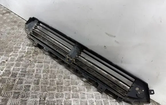 Chrysler Pacifica Intercooler air guide/duct channel 68423754AB