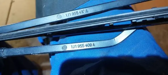 Audi A3 S3 8L Front wiper blade arm 1J1955409A