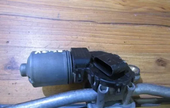 Ford Mondeo Mk III Wiper motor 0580108274 0390241702