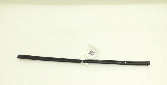 Porsche Cayenne (92A) Rubber seal rear door window/glass 7P5839473A