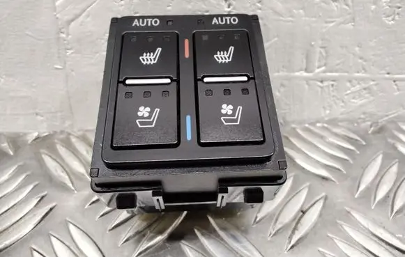 Lexus RX 450H Seat heating switch 75J233 75J230