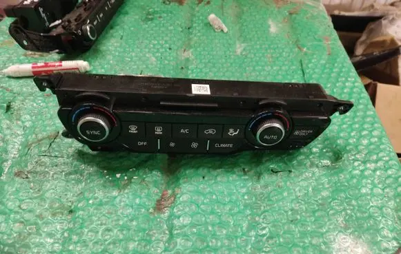 KIA Niro Interior fan control switch 97250G5DD0 220301