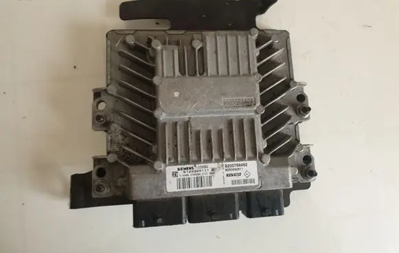 Renault Megane II Engine control unit/module S122326111A 8200766462 8200592611