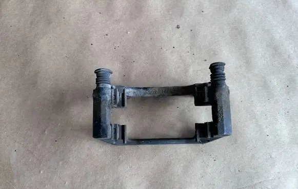 Renault Megane II Front Brake Caliper Pad/Carrier 