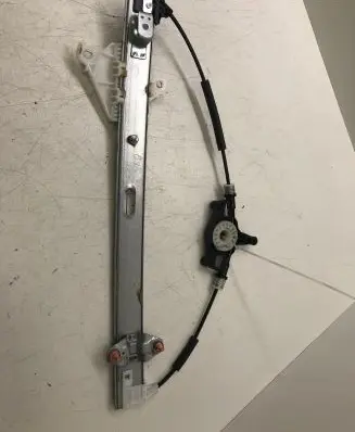 Mazda CX-5 II Front window lifting mechanism without motor