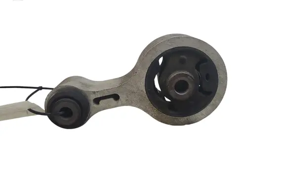 Mazda 6 Engine mount bracket