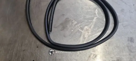 BMW 5 E39 Rubber seal rear door 386294