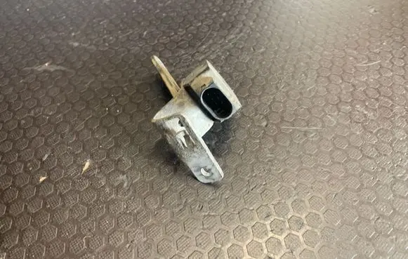 BMW 5 F10 F11 Rear air suspension level height sensor 3174678679702