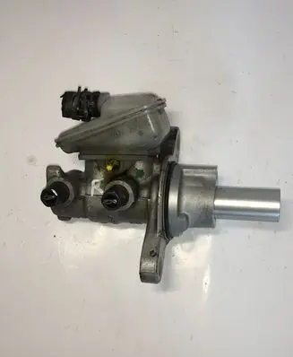 Honda CR-V Master brake cylinder 0204Y24357