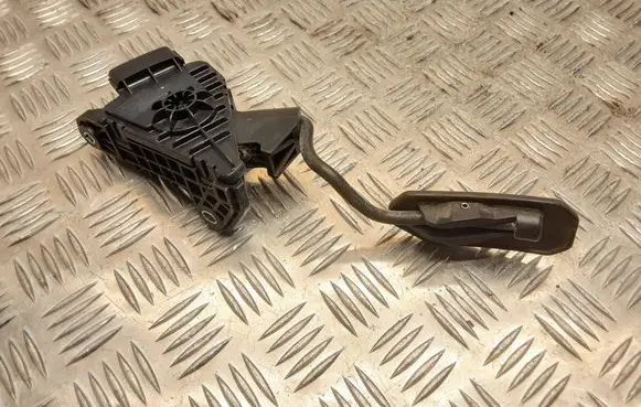 Toyota Prius (XW20) Accelerator throttle pedal 7812047040