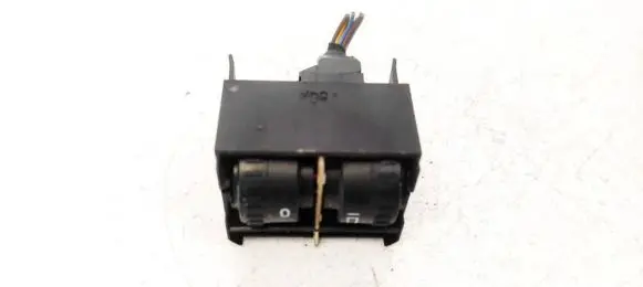 Volkswagen Touran I Headlight level height control switch 1T0941333