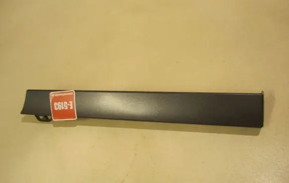 Volkswagen Touran I Dashboard glove box trim 1T1858417B