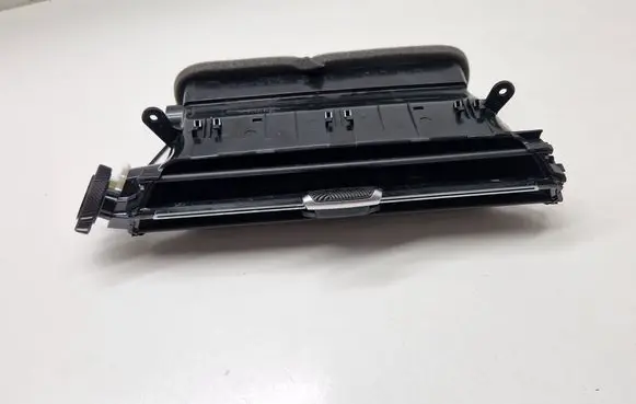 BMW 2 Active Tourer U06 Dash center air vent grill 9483381