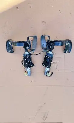 Audi A4 S4 B9 Tailgate/trunk/boot hinge 8W9827299 8W9827300 8W9827852A