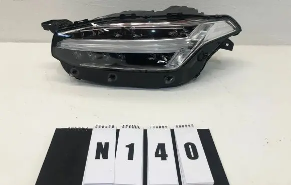 Volvo XC90 Headlight/headlamp 31655776