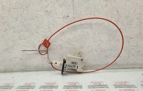 Seat Exeo (3R) Fuel tank cap lock motor 8E0862153A