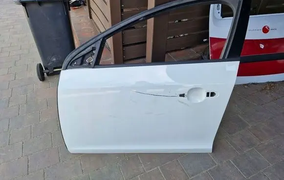 Volvo V60 Front door