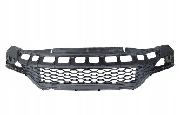 Front bumper lip