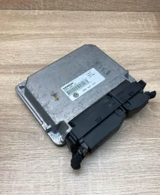 Volkswagen PASSAT B5 Engine control unit/module ECU 3B0907557 5WP4290