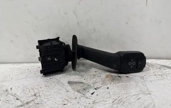 BMW 5 E39 Indicator stalk 8352172 01100410
