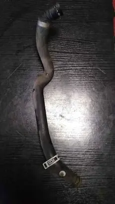 Engine coolant pipe/hose