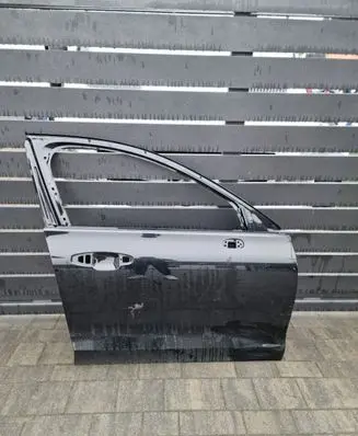 Volvo XC40 Front door