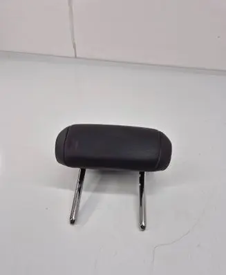 Porsche Macan (95B) Rear seat headrest 