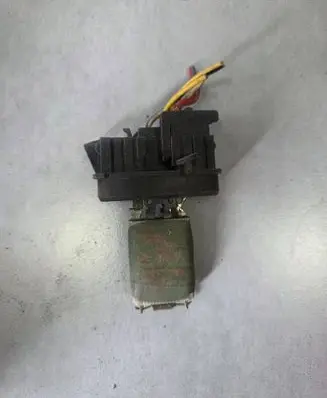 Volkswagen II LT Heater blower motor/fan resistor